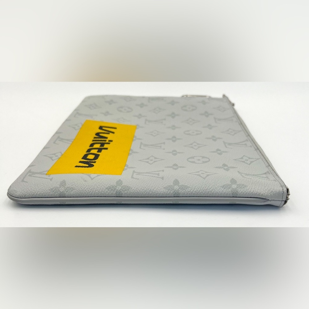 Louis Vuitton White Monogram Antarctica Zip Pouch O-Case Clutch - Picture 7 of 9